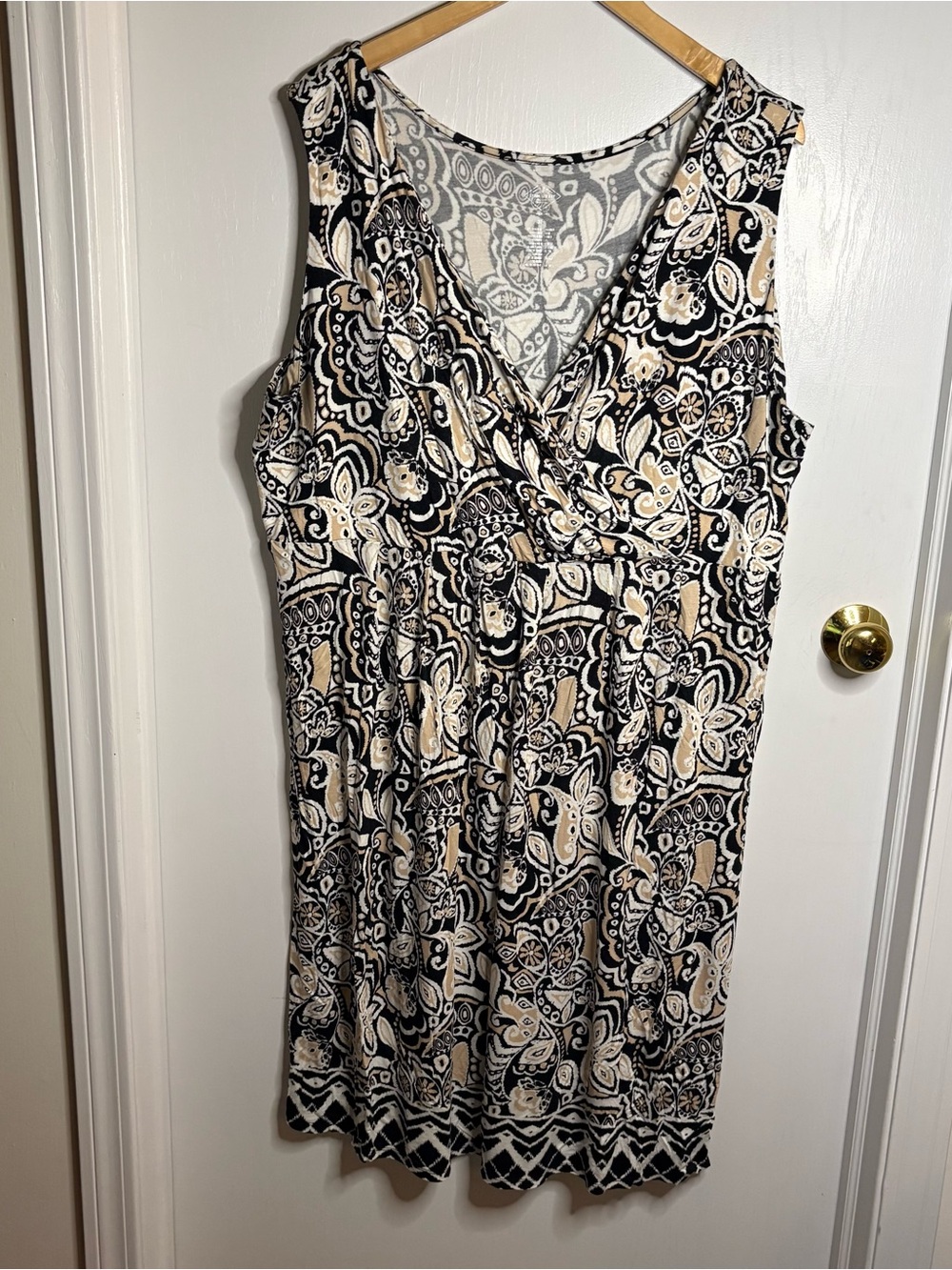 St. John's Bay Sleeveless V-Neck Midi Dress in Black and Cream Paisley